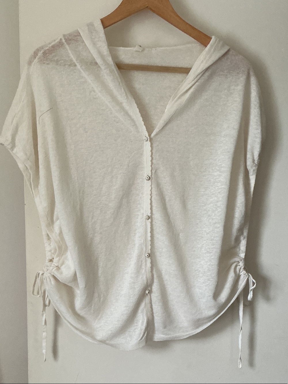MOTS FROM ANTHROPOLOGIE Women’s Lightweight Hooded Button-Front Top in Cream